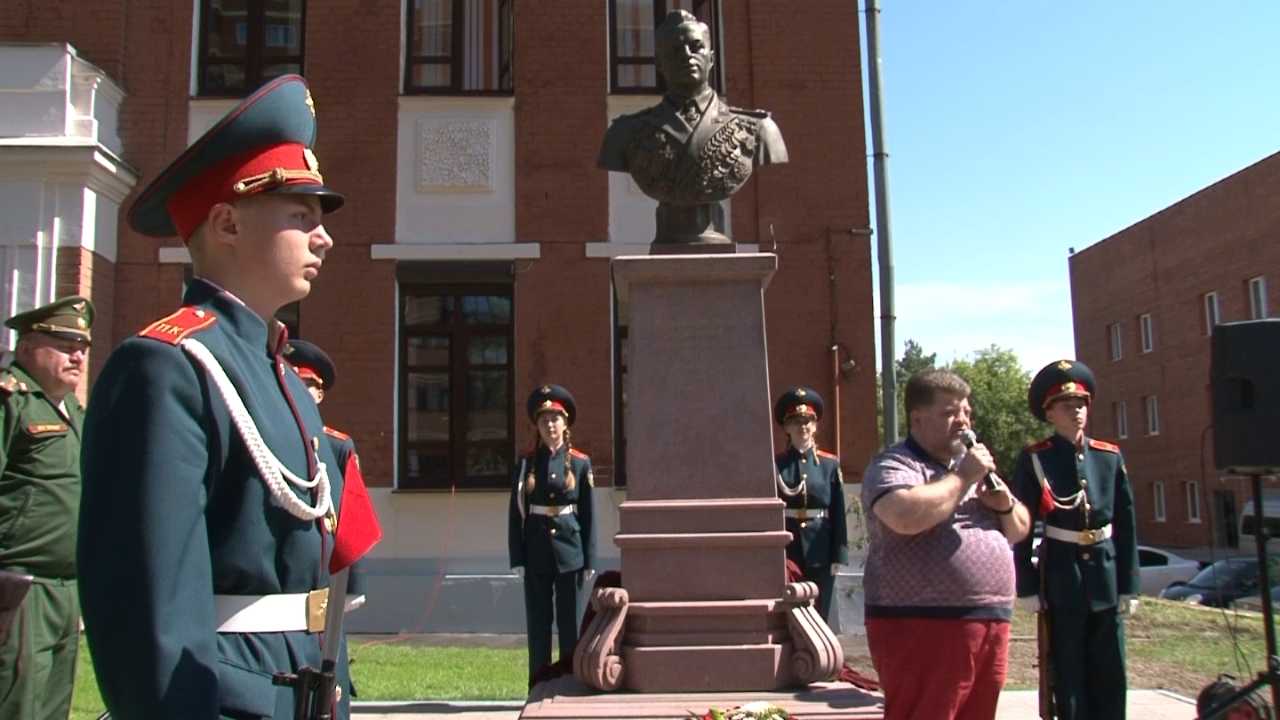 Сквер, посвященный маршалу Рокоссовскому, открыли в Иркутске